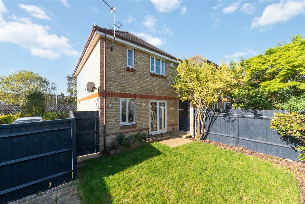 Property photo 3 of 13 Garden