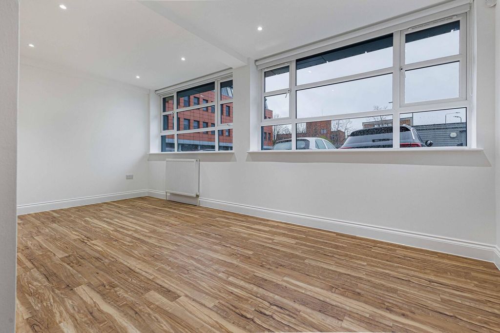 Property photo 3 of 11 Reception Room