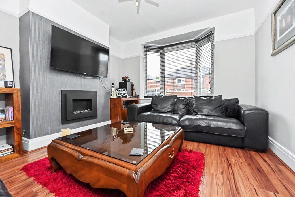 Property photo 3 of 36 Lounge
