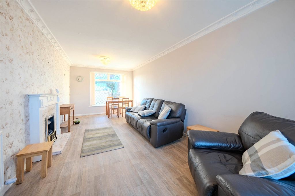 Property photo 3 of 18 Picture No. 04