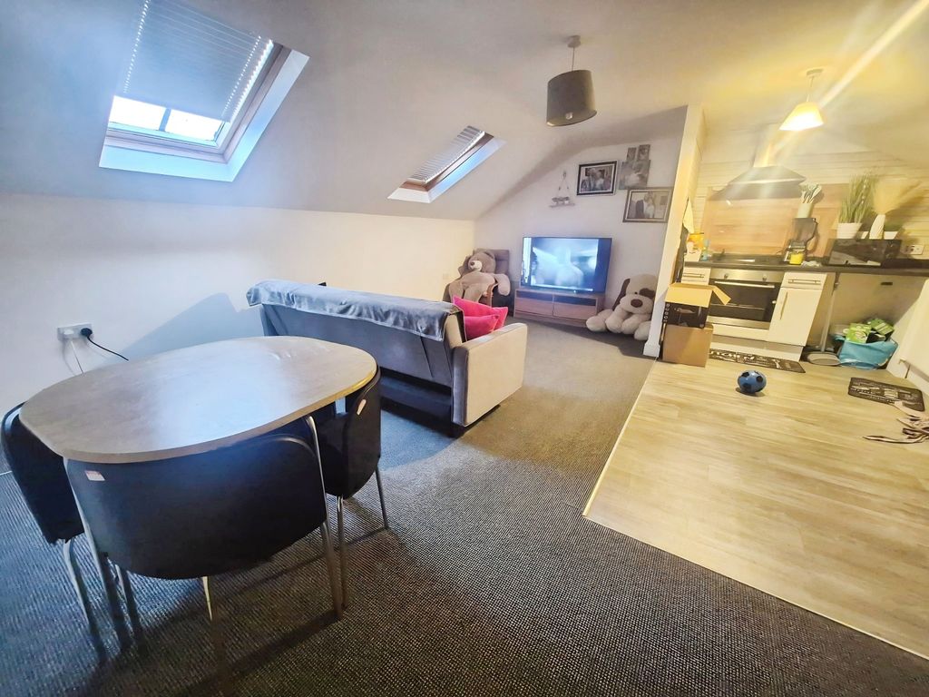 Property photo 3 of 7 Living Room (2)