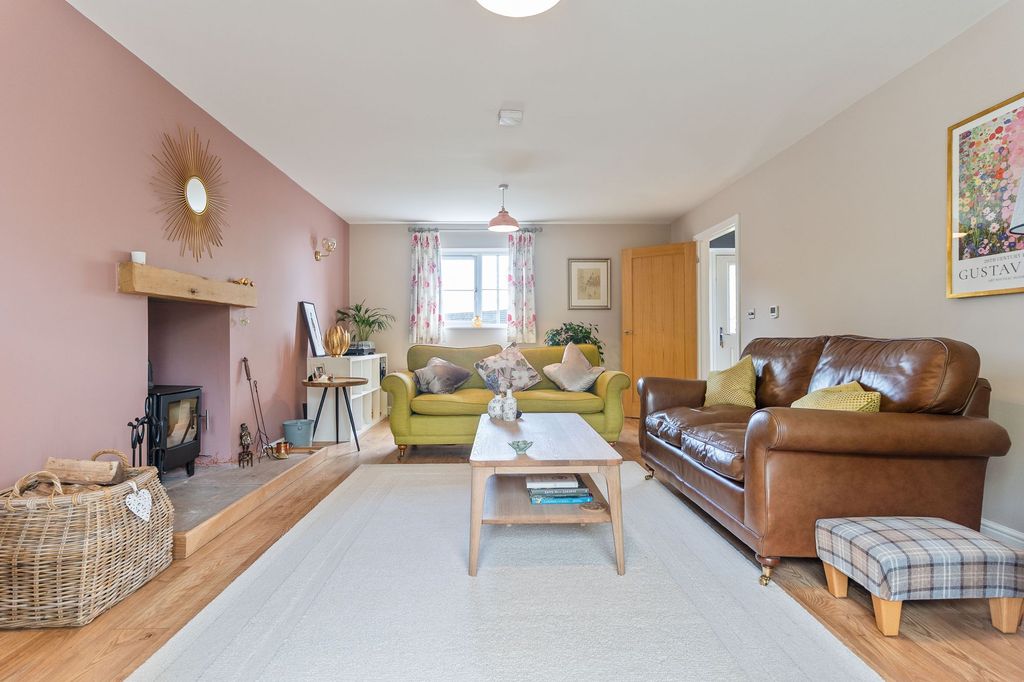 Property photo 3 of 43
