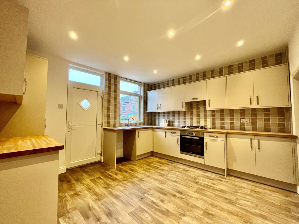 Property photo 2 of 8 Image