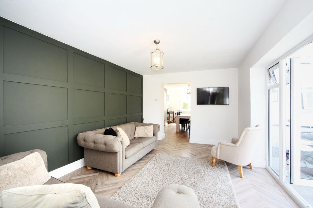 Property photo 3 of 34 5E02865F-B1d7-42B4-9503-1B177bbc13F9.Jpeg