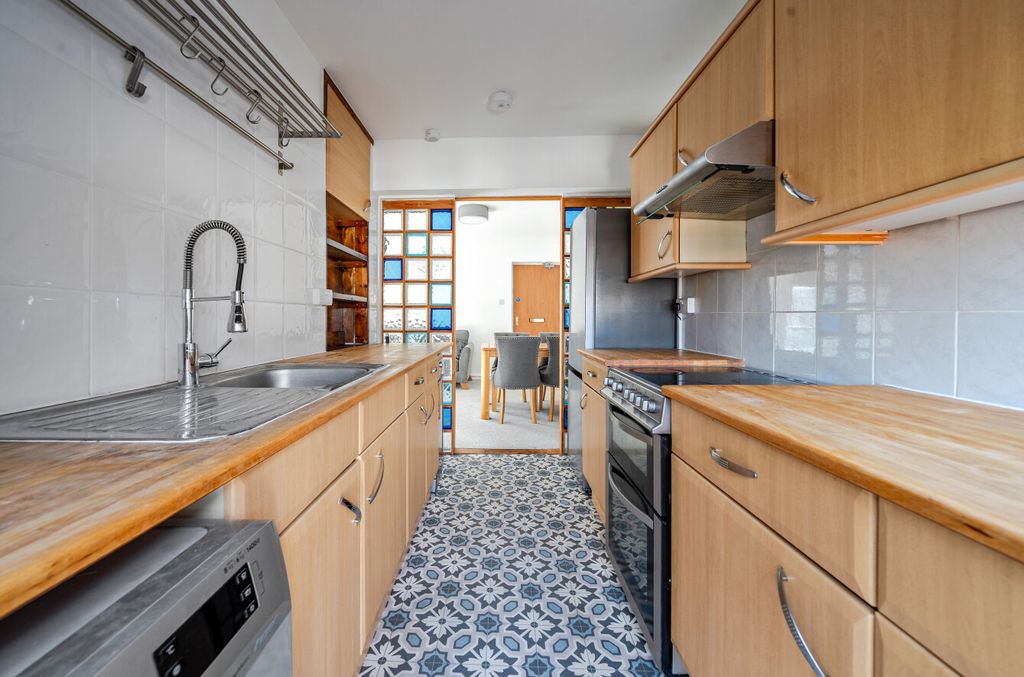 Property photo 3 of 14 1408209-15-6980A5...