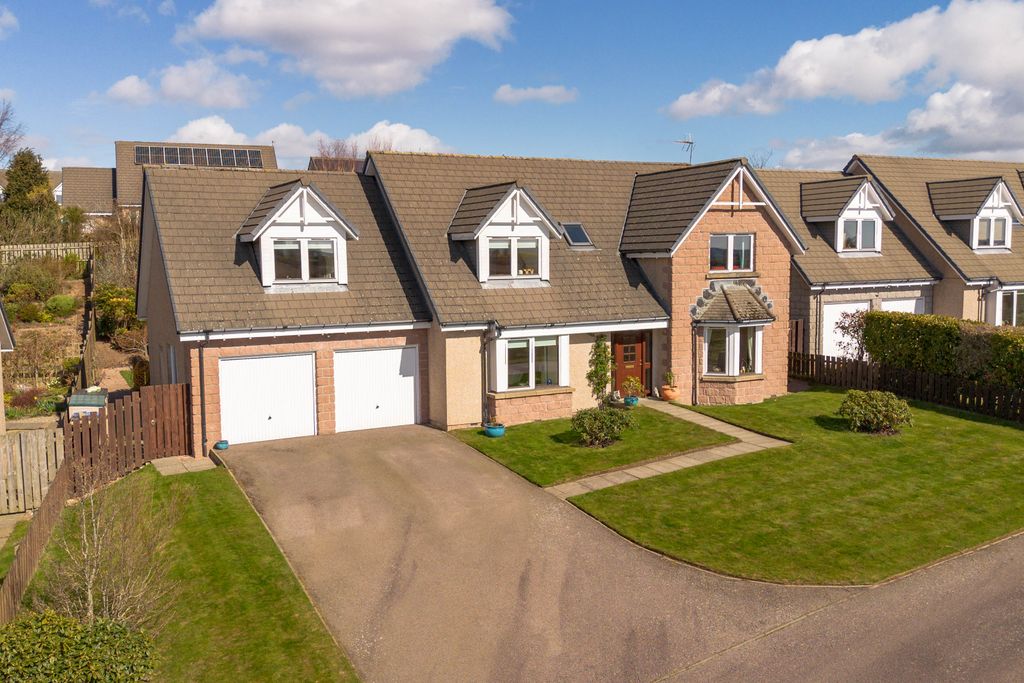 Property photo 1 of 43 Front Exterior