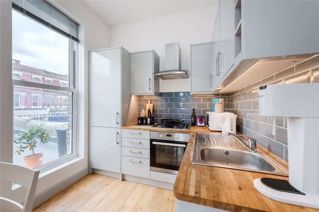 Property photo 1 of 7 Kitchen