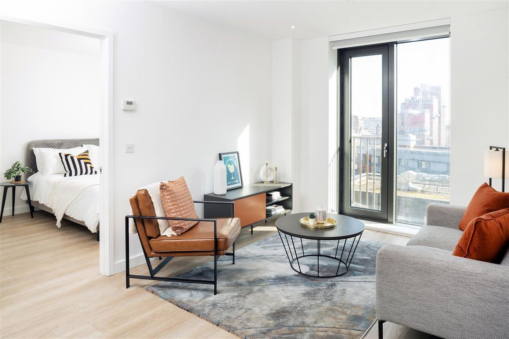 Property photo 2 of 10 Selectproperty-Circlesquare(43).Jpg