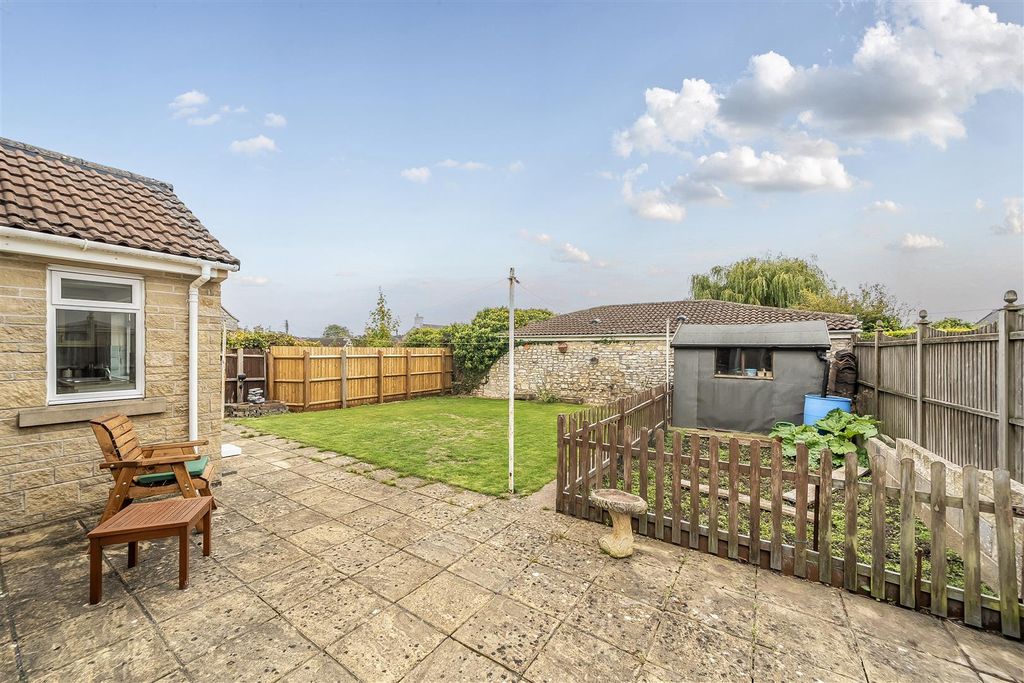 Property photo 3 of 14 Garden