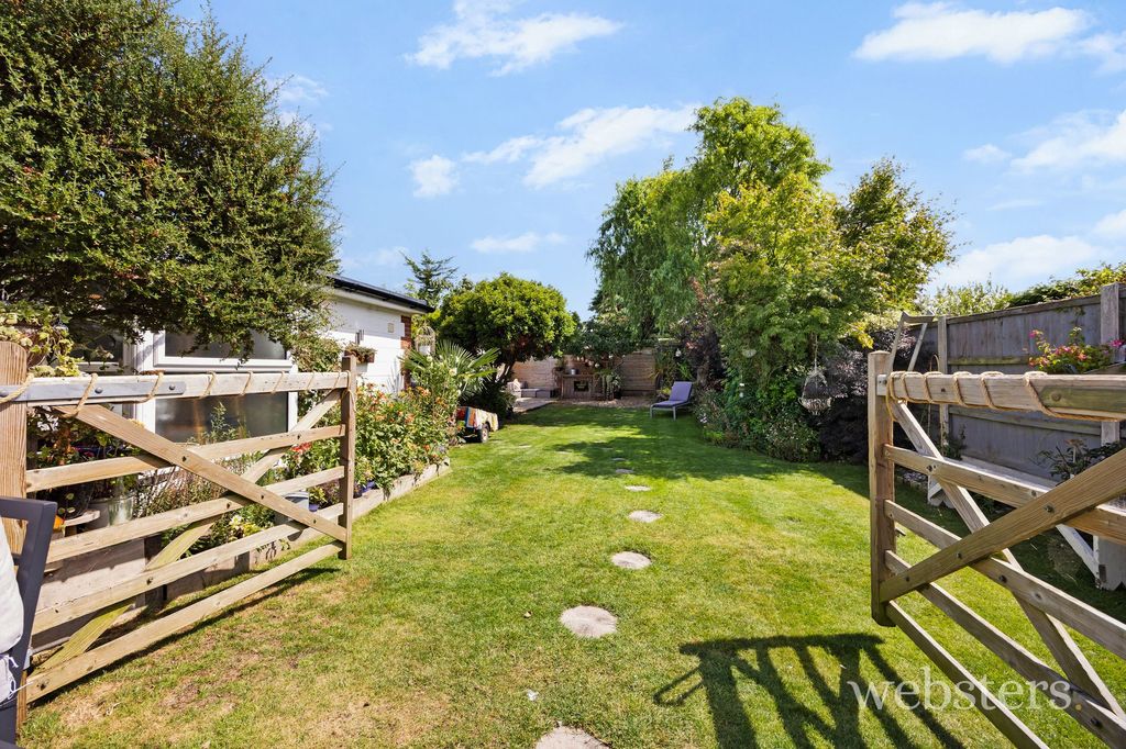 Property photo 3 of 27