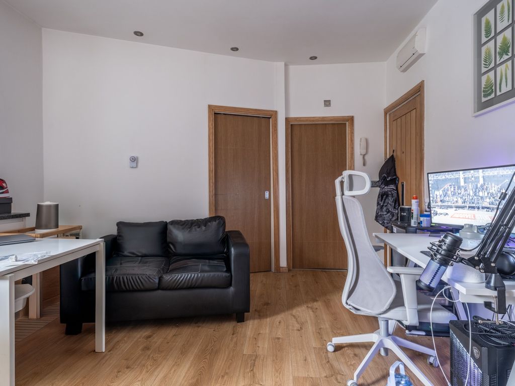 Property photo 1 of 4 4762740