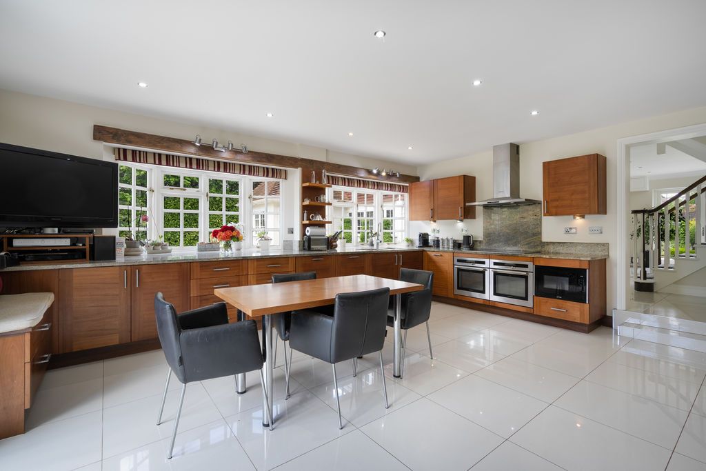 Property photo 3 of 32 Photo 15