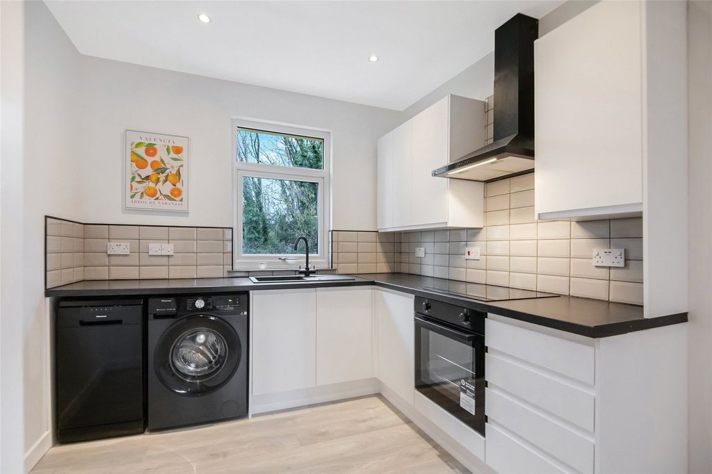 Property photo 3 of 25 Picture No. 08