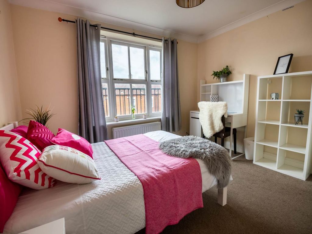 Property photo 2 of 18 68_Station_Road_West_Canterbury-8