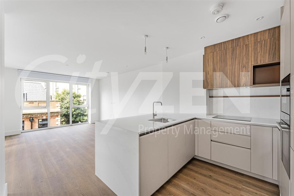 Property photo 3 of 28 Reception/Kitchen