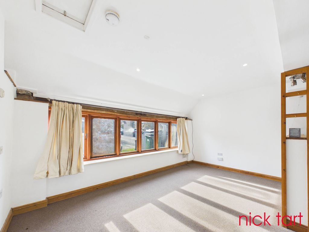 Property photo 3 of 7 Photo 2