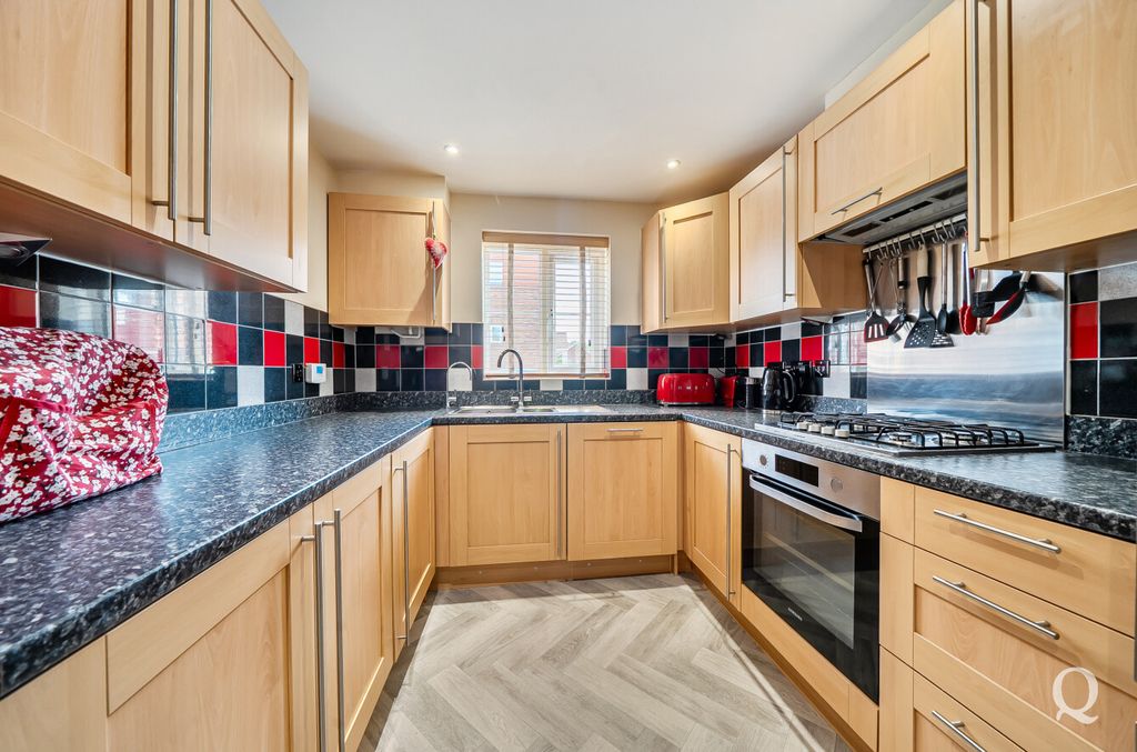 Property photo 3 of 26 2F0F1F30-A482-4B5...