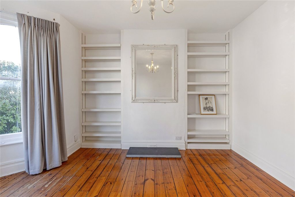 Property photo 3 of 7 Picture No. 09