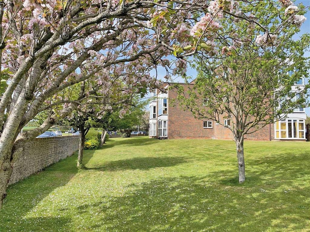 The Strand, GoringBySea, Worthing BN12, 1 bed flat for sale