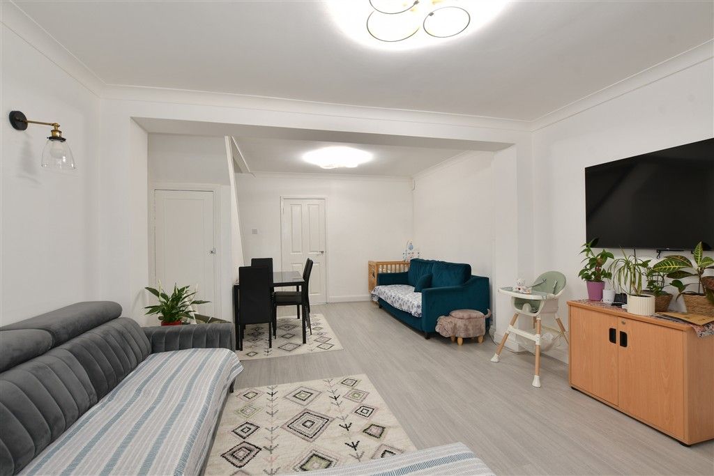 Property photo 2 of 10 Lounge/Diner