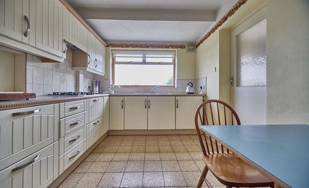 Property photo 3 of 20 37 Sharpless Road Bb 5.Jpg