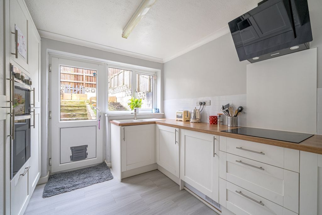 Property photo 2 of 20 1437790-9-69De6B965435c