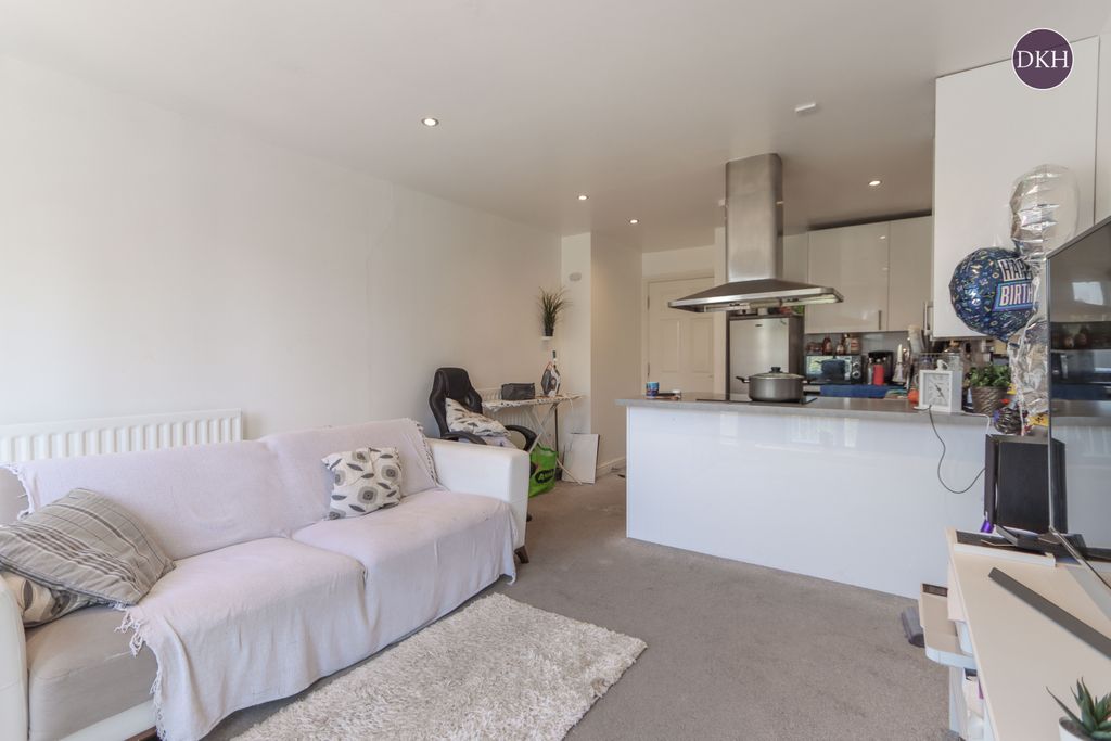 Property photo 3 of 8 Floorplan