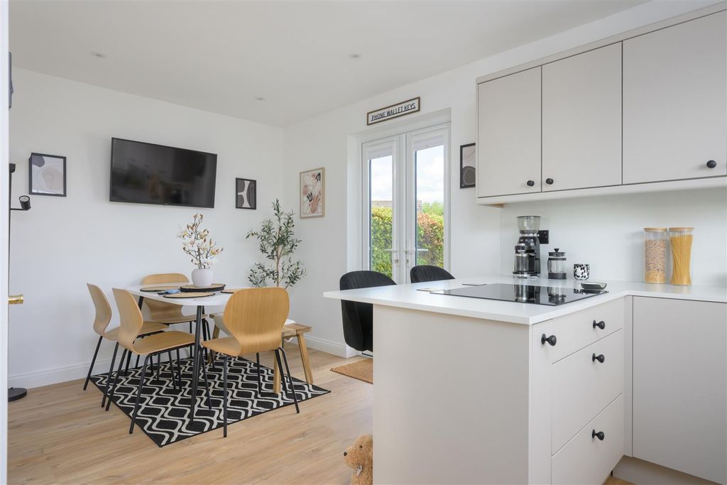 Property photo 3 of 41 12Broomhillave-0023.Jpg
