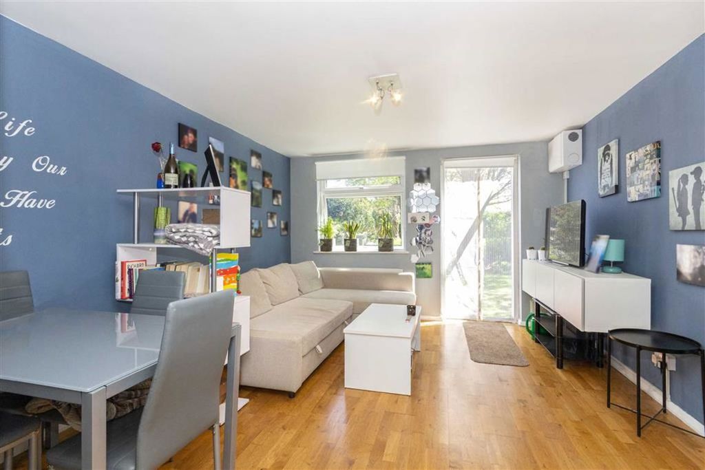 Property photo 2 of 5