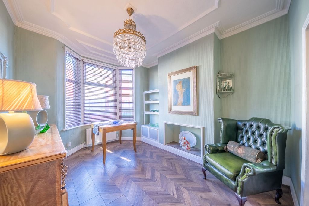 Property photo 1 of 18