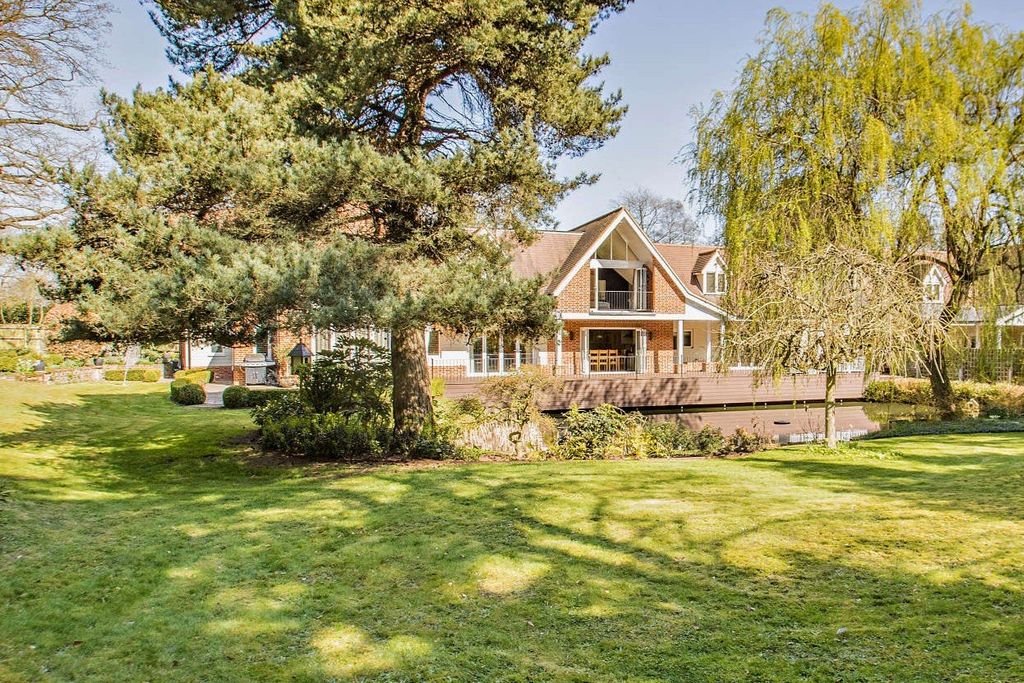Property photo 1 of 26 Willoways