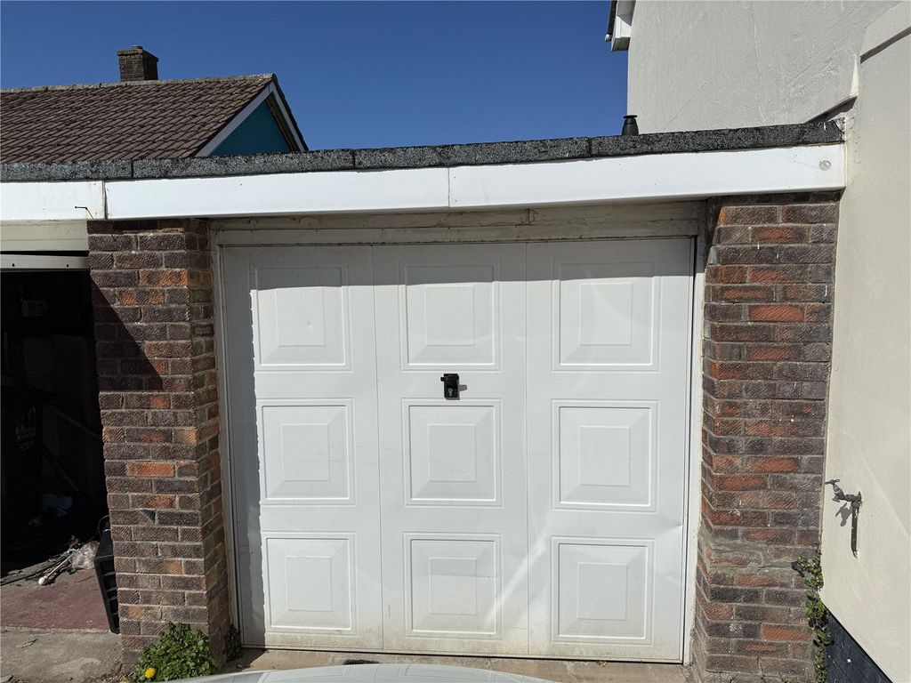 Property photo 2 of 11 Picture No. 12