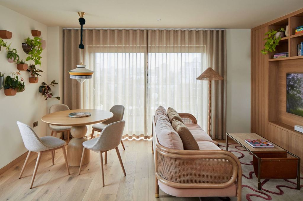 Property photo 3 of 23