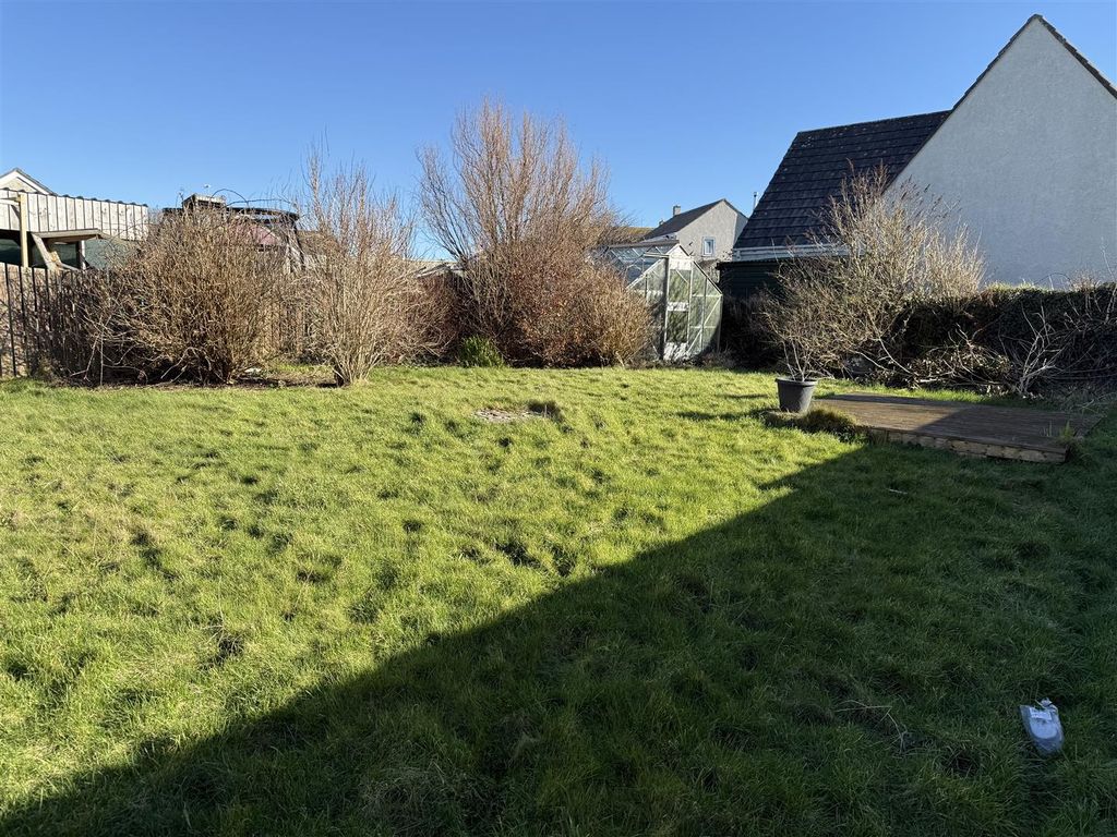Property photo 2 of 10 Externally