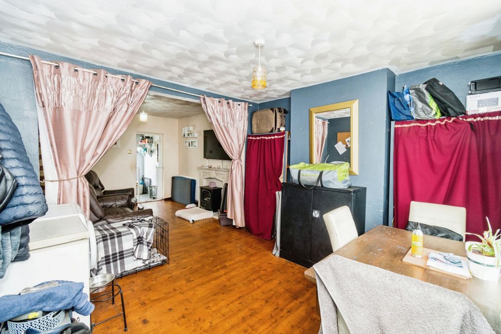 Property photo 3 of 15 Photography