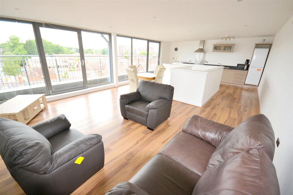 Property photo 3 of 7 26 Vincent House Open Plan.Jpg