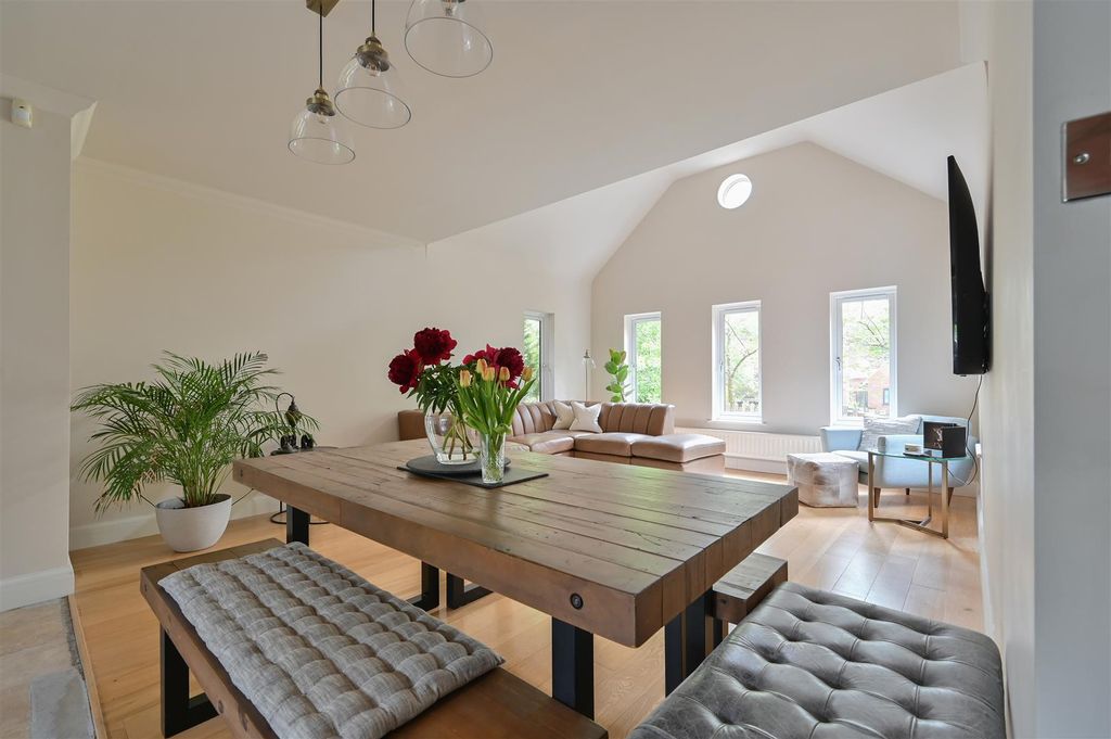 Property photo 3 of 12 Magnolia Cottage-22.Jpg