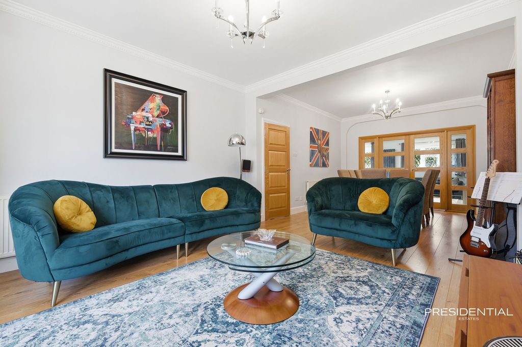 Property photo 2 of 39