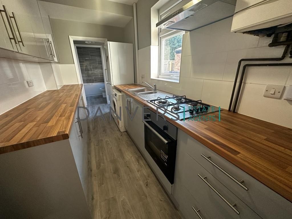 Property photo 1 of 10 Kitchen.Jpg