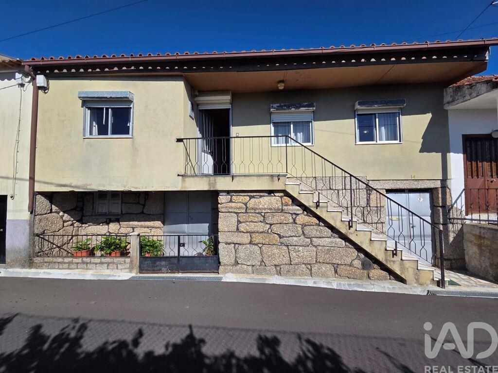 Property photo 1 of 40