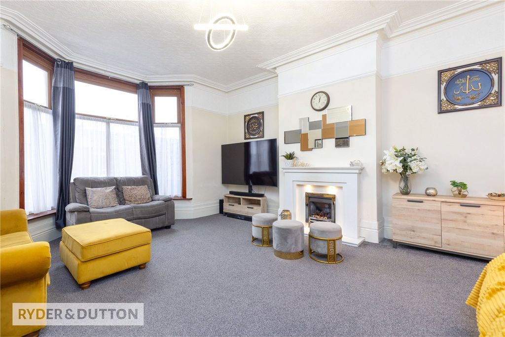 Property photo 2 of 37 Picture No. 17