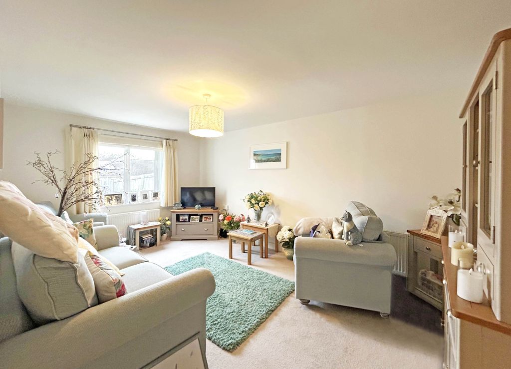 Property photo 2 of 11 Photo 2