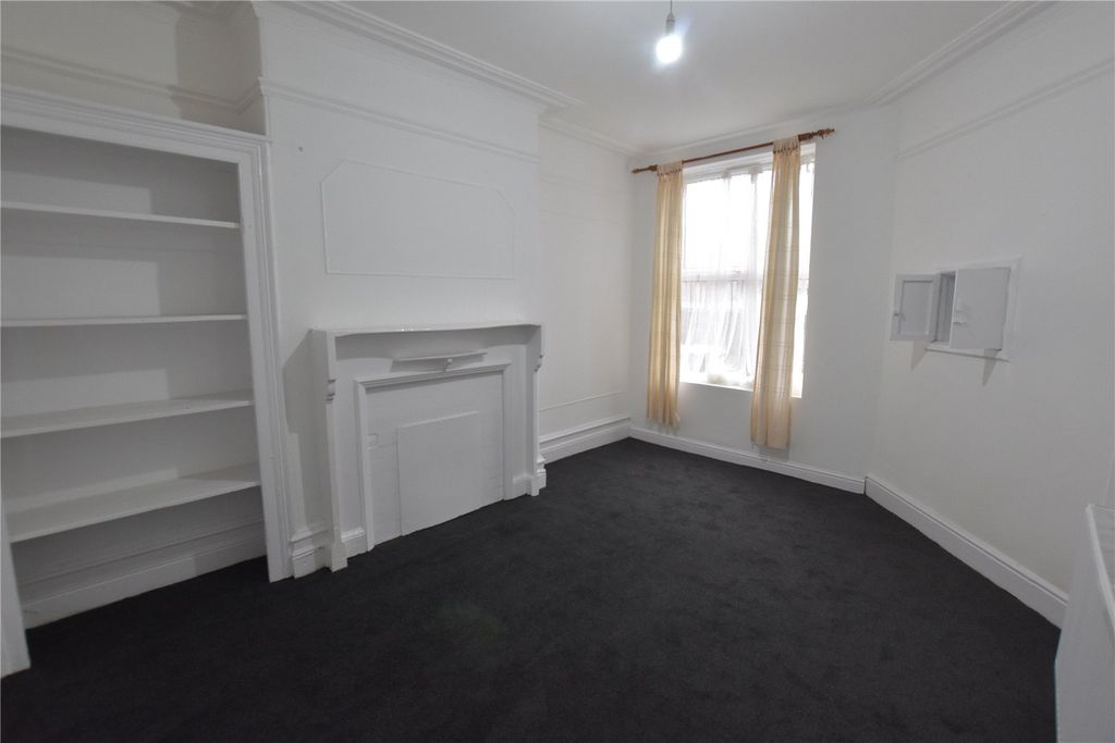 Property photo 3 of 10 Picture No. 01