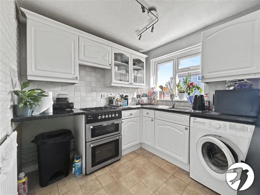 Property photo 3 of 16 Picture No. 24