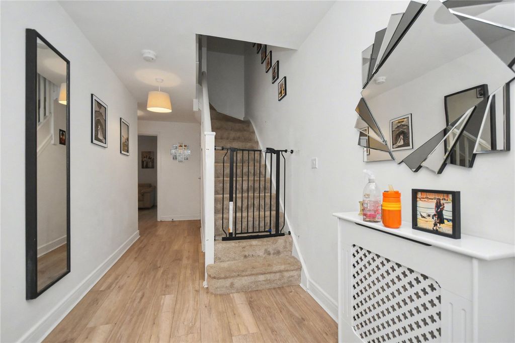 Property photo 1 of 19 Picture No. 11