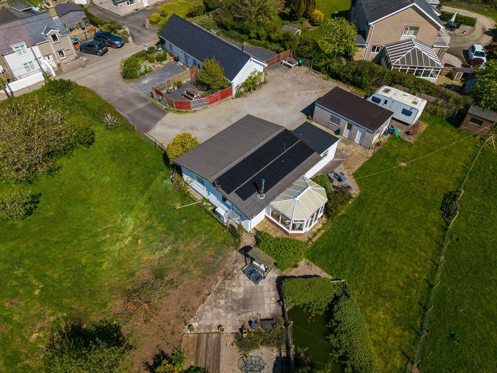 Property photo 2 of 40