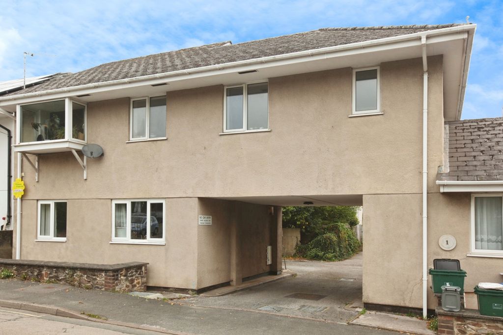 Property photo 1 of 11 Photo