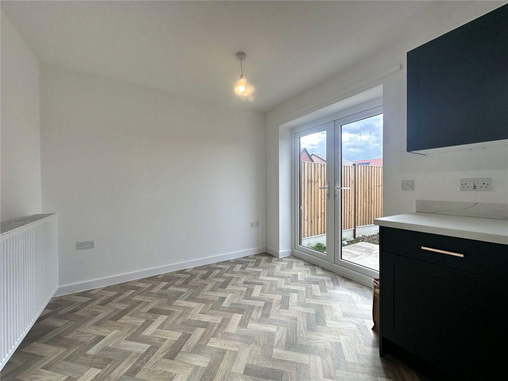 Property photo 3 of 9 Dining Area