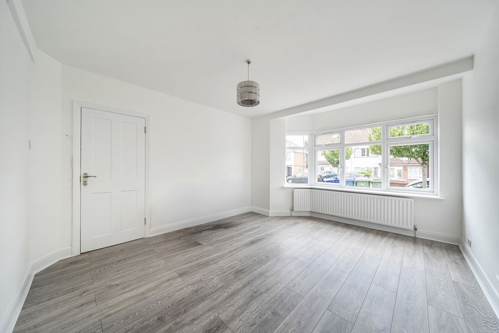 Property photo 3 of 13 1-6A7261790Fdbb-1...