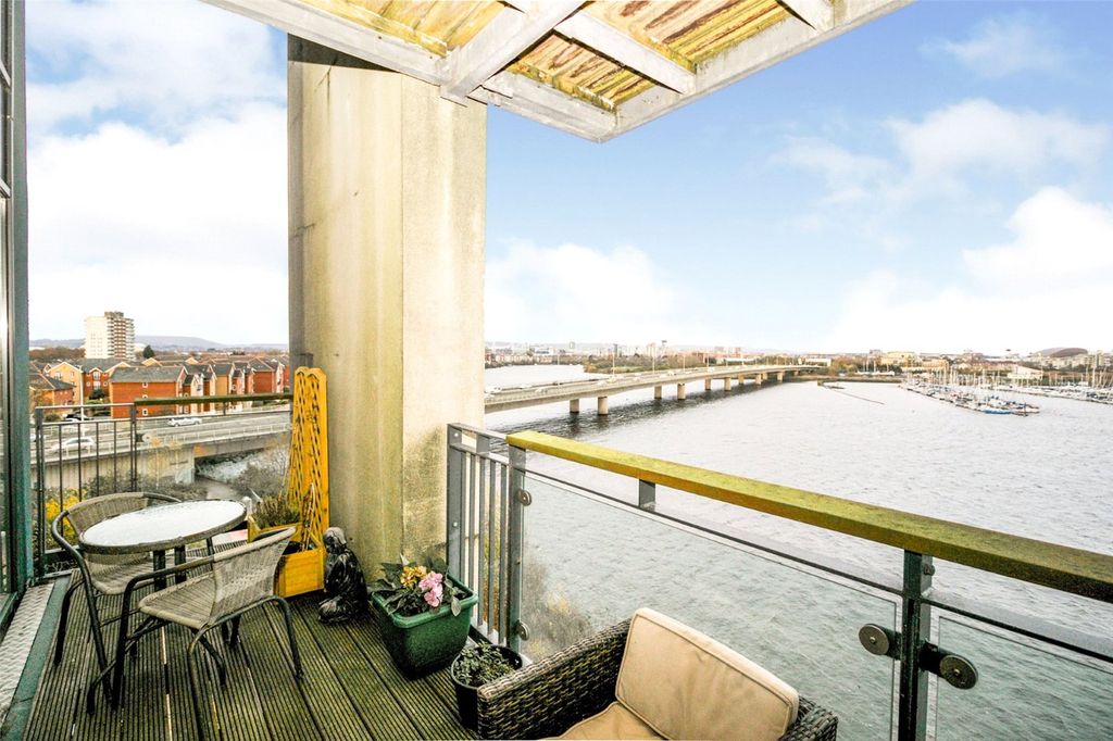 Property photo 1 of 17 Balcony/View